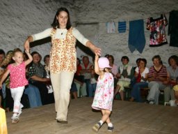 2009_06_Modni_show_z_druhe_ruky