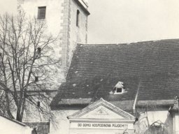 Velesin_kostel07